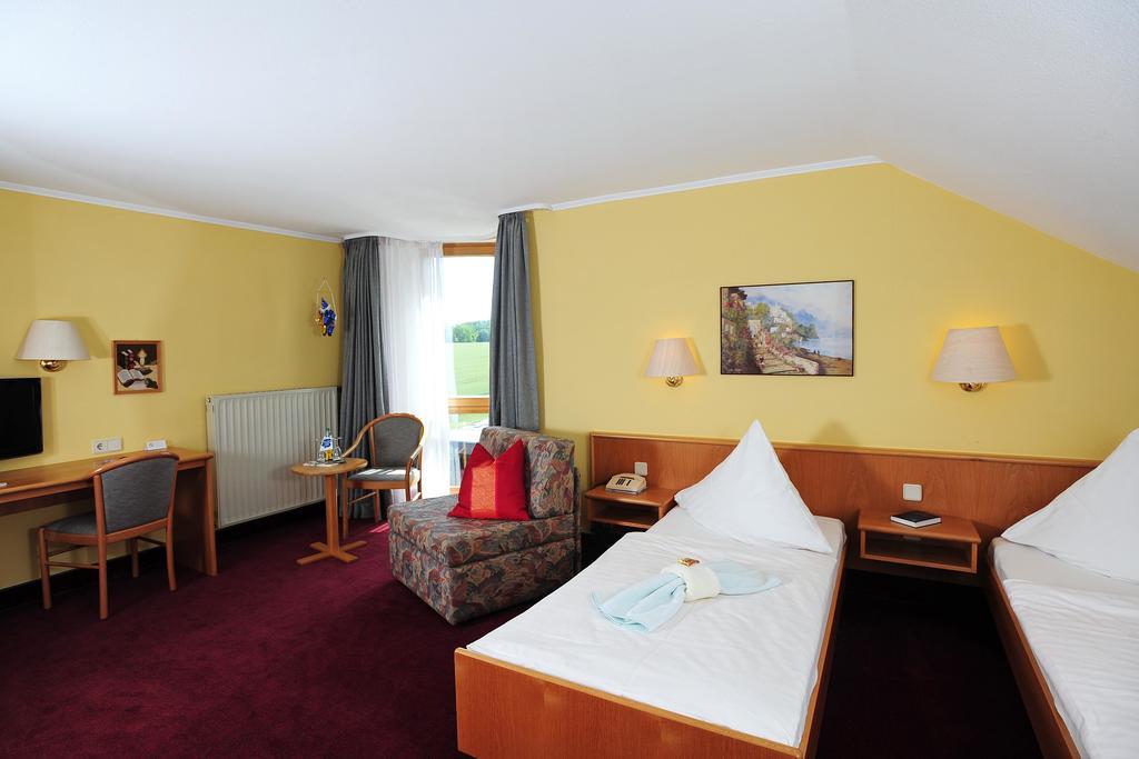 Landhotel Plauen - Gasthof Zwoschwitz Екстер'єр фото